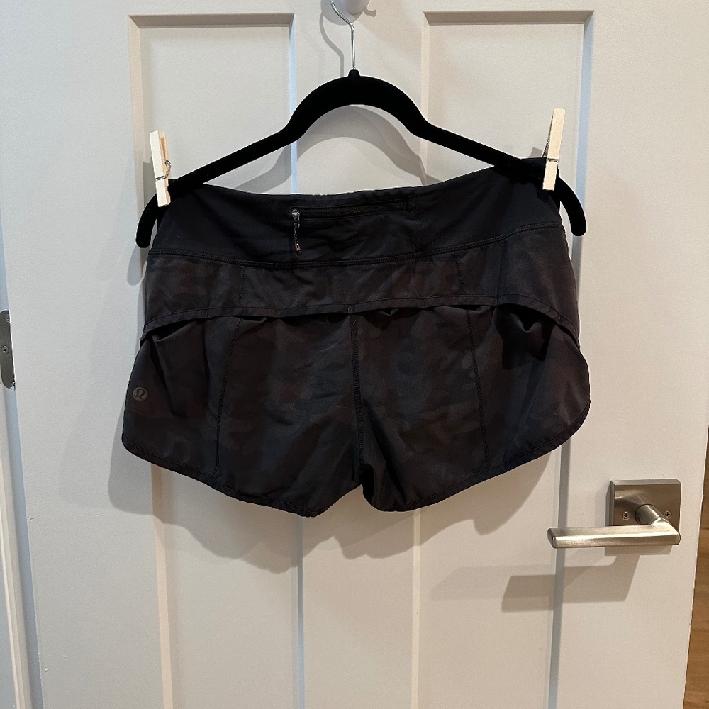 Lululemon Speed Short - Black Camo - Sz 6